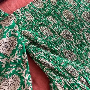 House of Harlow 1960 gorgeous green print smocked top dress